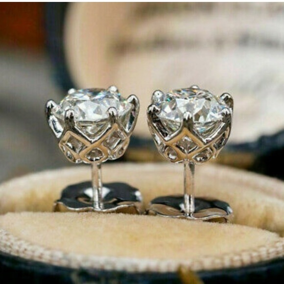 New Sterling silver diamond stud earrings - Picture 2 of 3